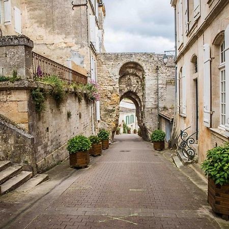 Bourg Superbe Appart Avec Vue Magnifique Bourg-sur-Gironde Exterior foto