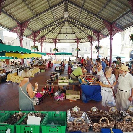 Bourg Superbe Appart Avec Vue Magnifique Bourg-sur-Gironde Exterior foto