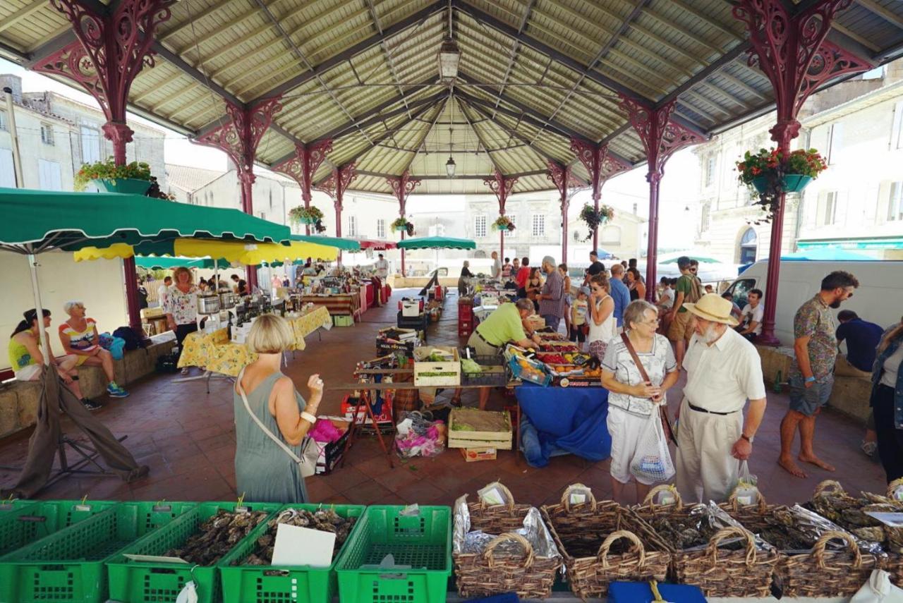 Bourg Superbe Appart Avec Vue Magnifique Bourg-sur-Gironde Exterior foto
